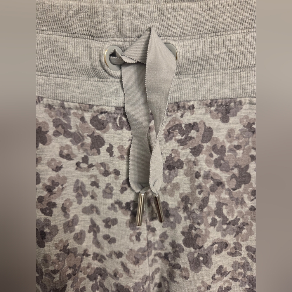 Athleta Balanced Printed  Joggers - Picture 4 of 6